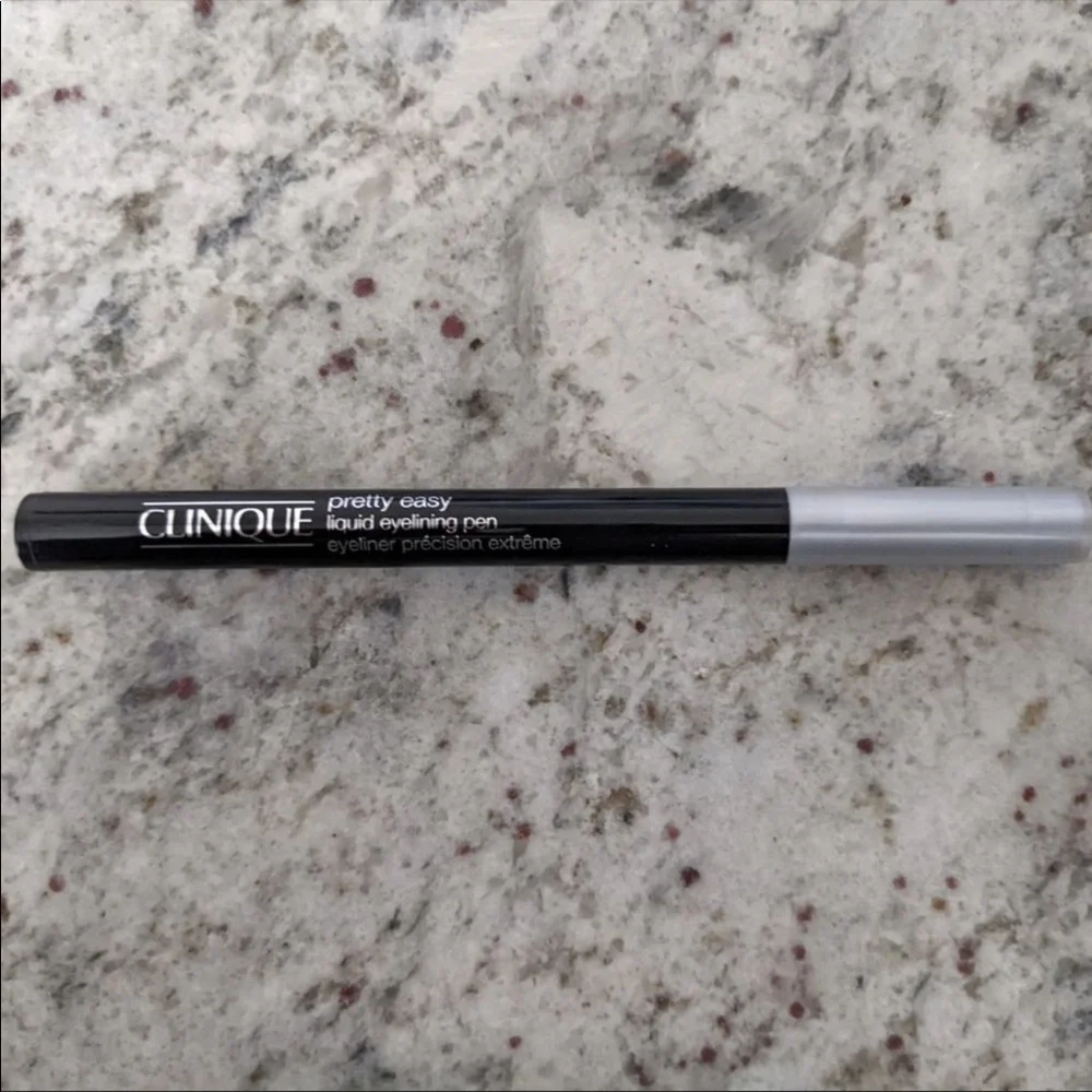 Clinique Pretty Easy Liquid Eyelining Pen